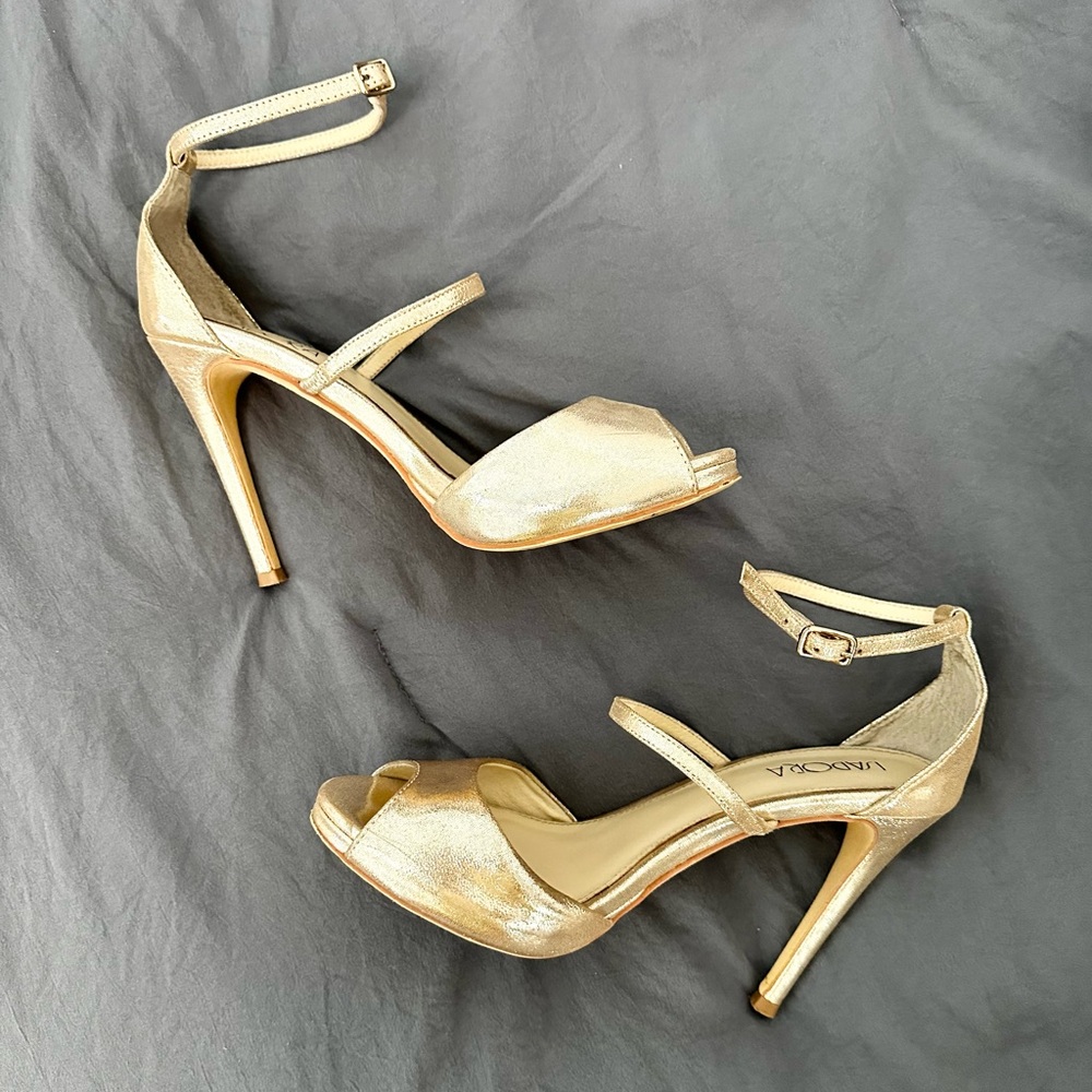 Isadora Gold high heels
